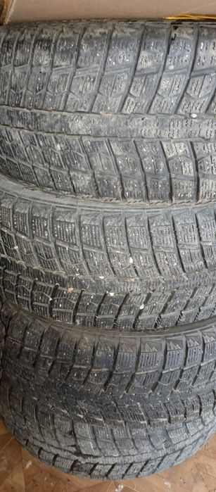 Шины зимние комплект