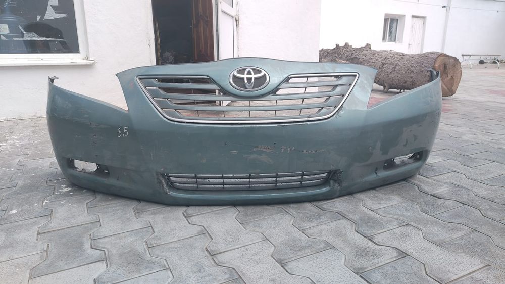 Продам бампер на камри 40.