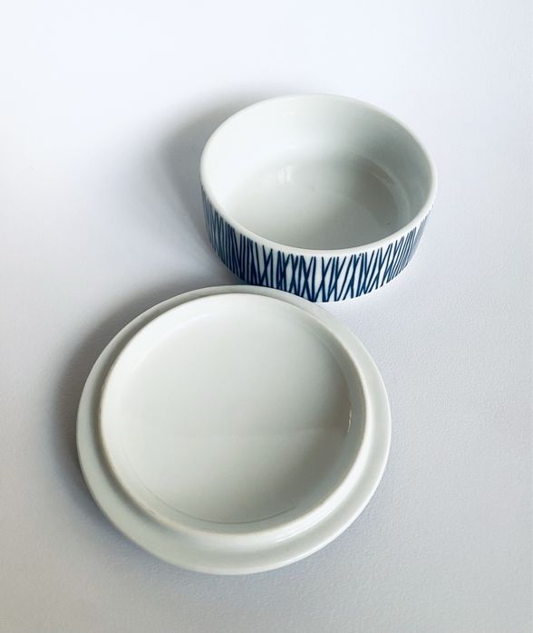 Шкатулка фарфор