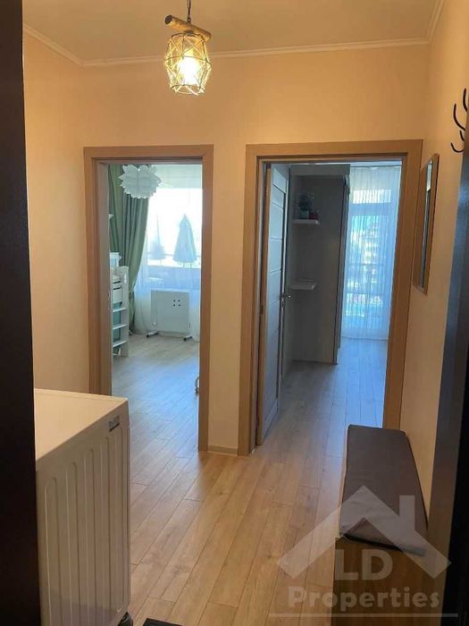 Дава се под наем Двустаен апартамент в к.к. Св.Св. Константин и Елена - 67 кв.м за 612 € - Снимка #2