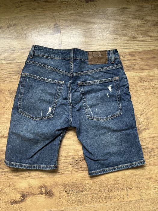 Продавам дънкови къси гащи на pullbear