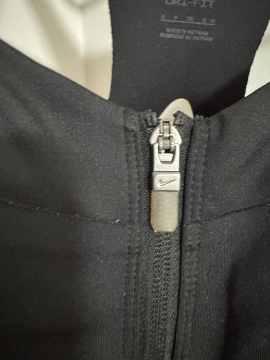 Спортен топ Nike