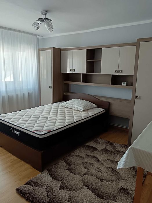 Închiriez apartament două camere