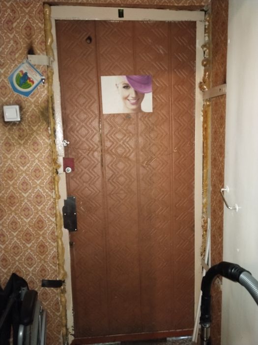 Продается железная дверь