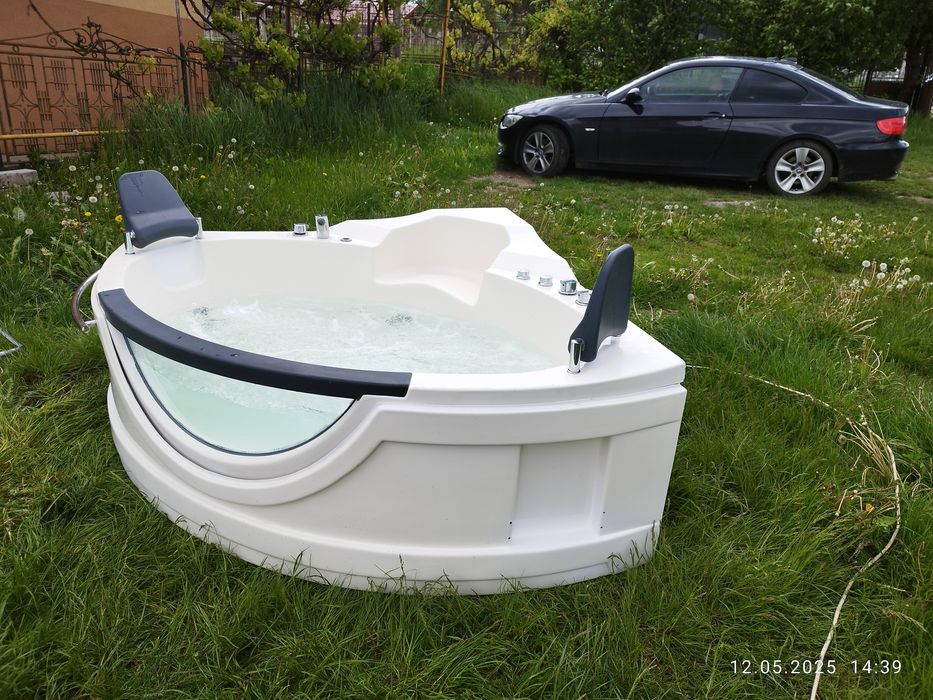 Vană cu hidromasaj jacuzzi ranforsare metalică și fibră de sticlă jos