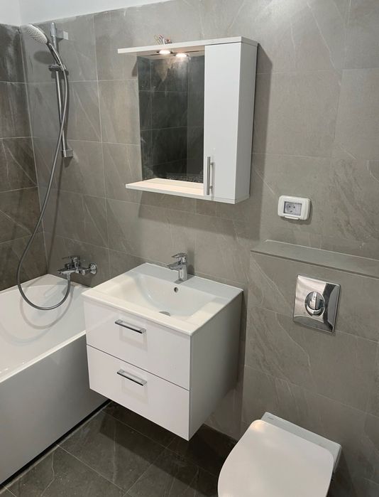 Inchiriez apartament cu 3 camere