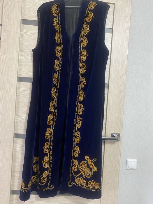 Продам женскую жилетку