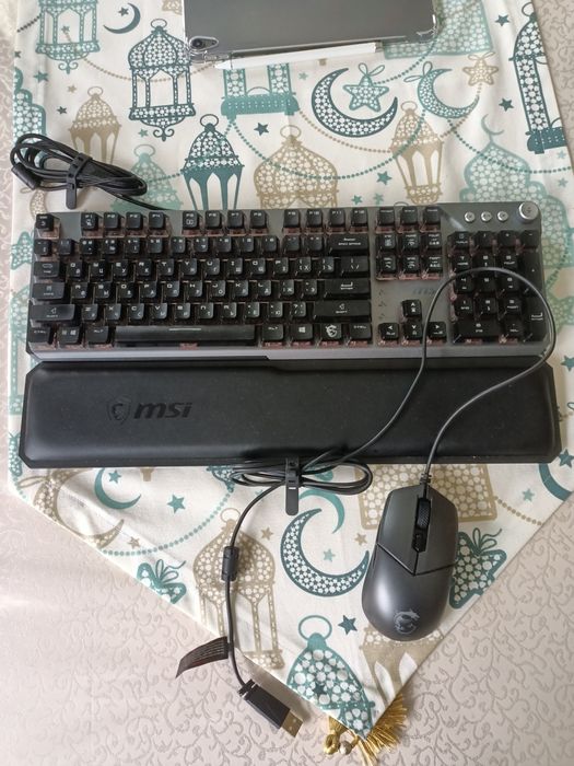 Продам игравую клавиатуру msi +мышь msii