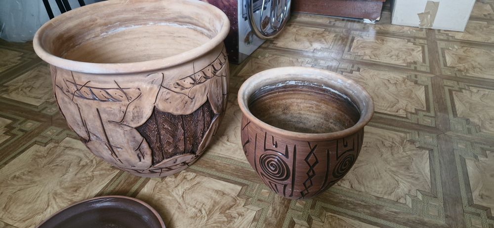 Продам горшок керамический с чашей.