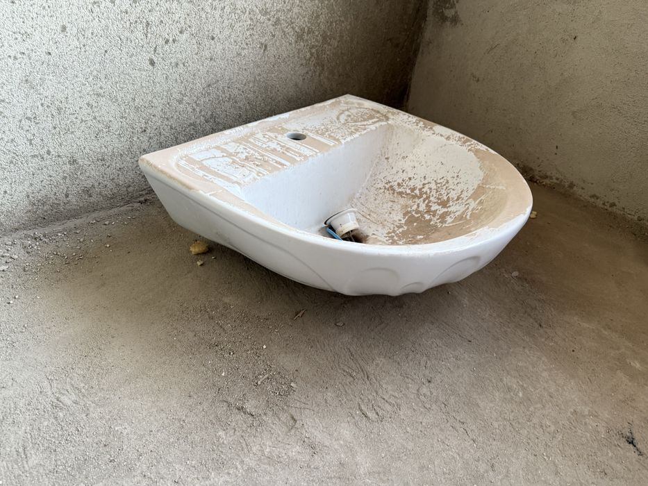 Продается унитаз и раковина