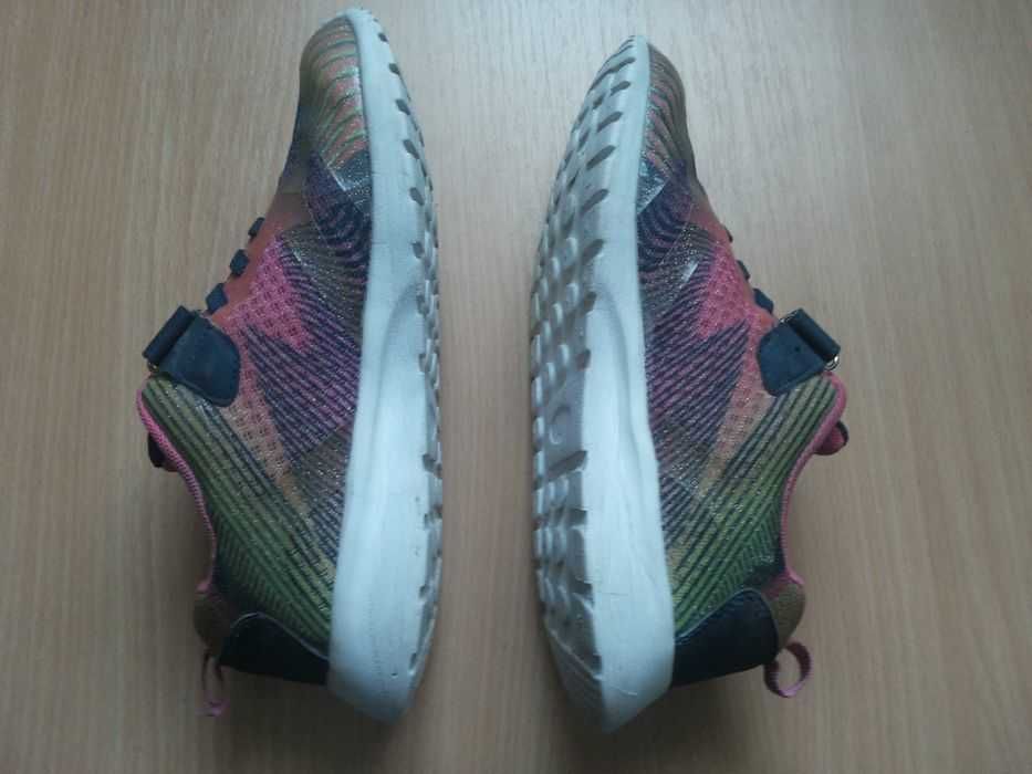 кроссовки на девочку 36 раз. ИДЕАЛ!!