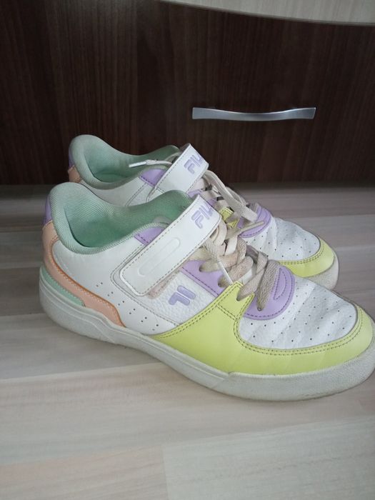 Дамски обувки номер 40