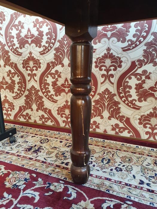 Стол обеденный продам