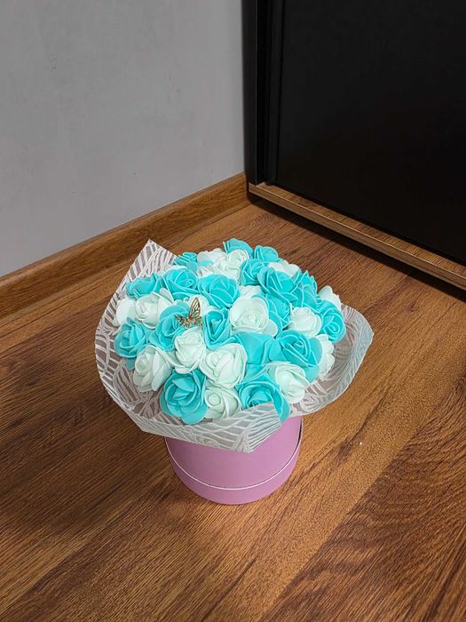 Вечни рози в кошнични и кутии