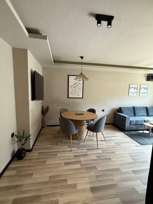 Тристаен апартамент в ж.к. Хиподрума.