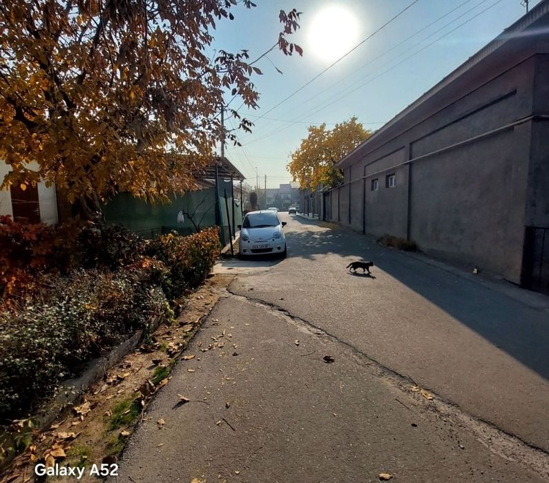 Srochna hovli sotiladi