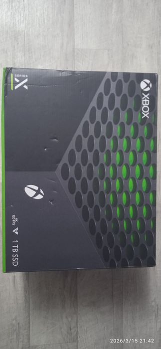 Приставку игровую  x box Sirius x