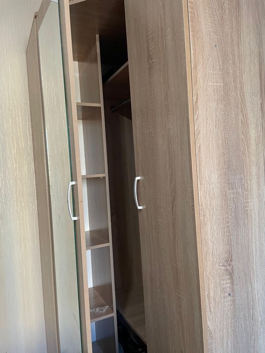 Шкаф  угловой в хорошом состояние