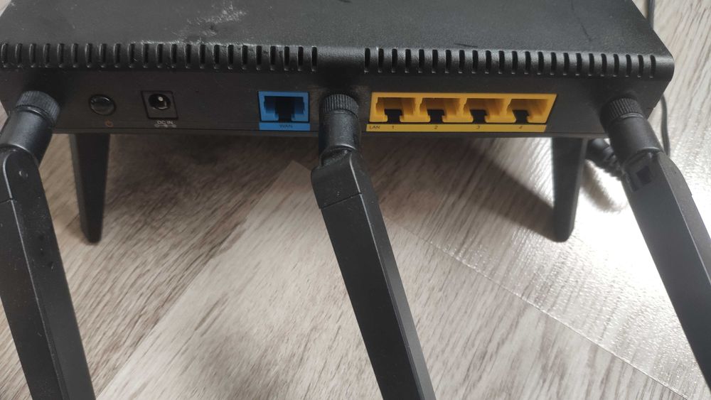 рутер Synology 1900ac