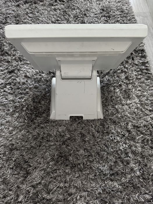 Monitor cu touchscreen