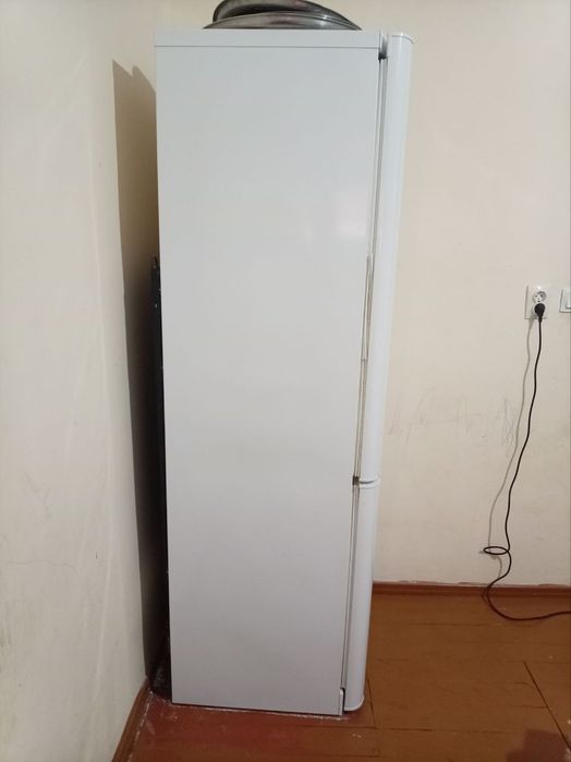 Холодиник сатылады индисит жагдайы жаксы хабарласын келисип беремен...