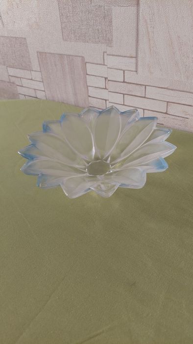 Стаканы,тарелки,кастрюли..