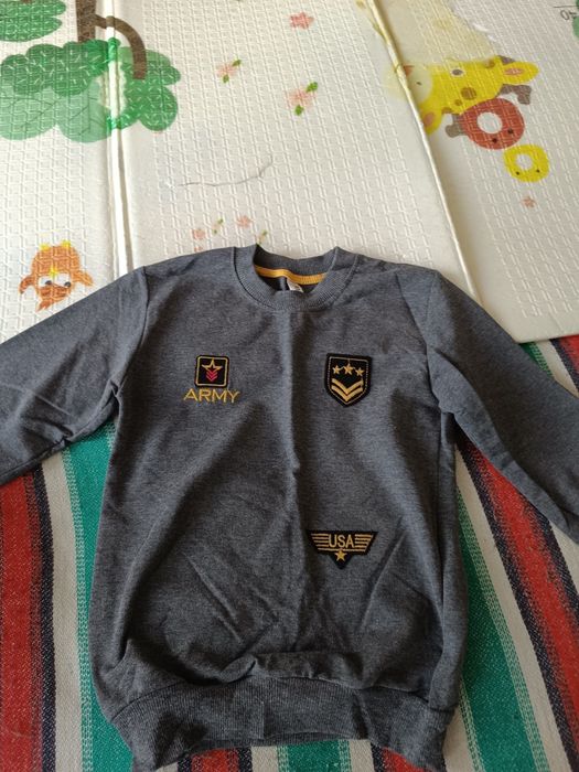 Продам  синий школьный костюм