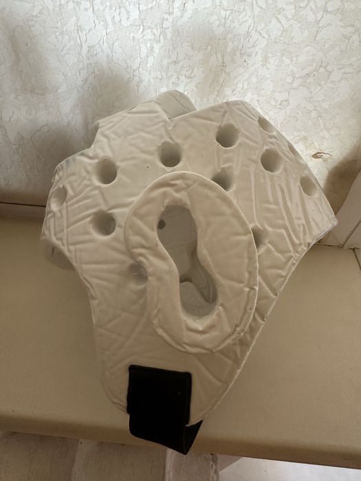 Продам шлем для таеквондо