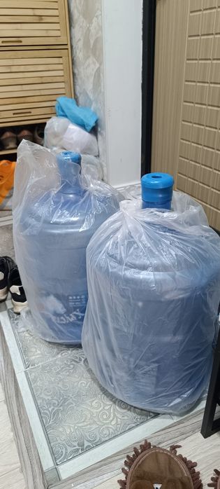 Бутылы для кулера, две штуки