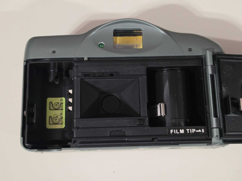 Y2K Aparat foto pe film Polaroid 900 AF