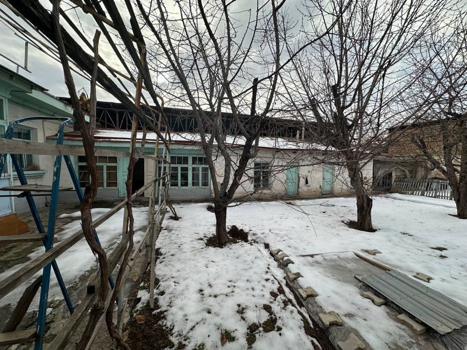 Юнусободда 4 соток дан ошуро участка барча коммуникацияси бор