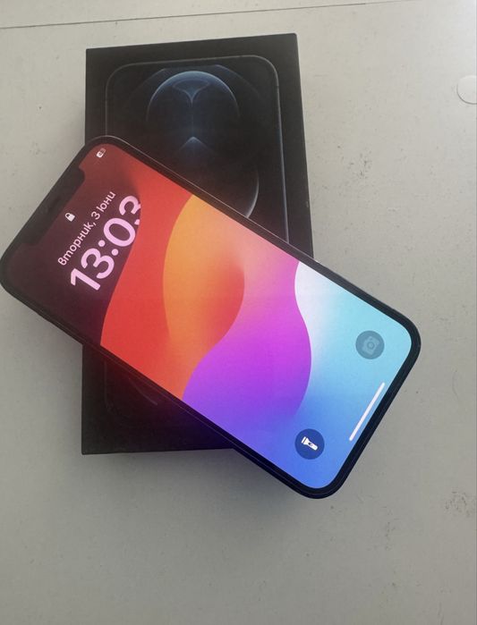 Телефон Iphone 12 pro