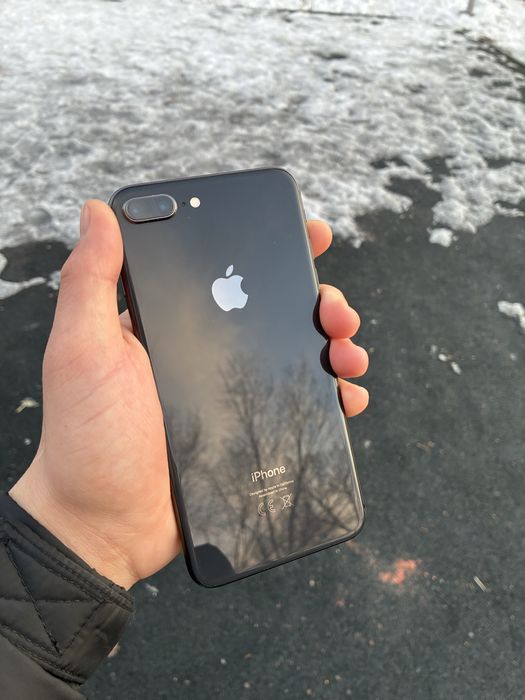 Продам Айфон 8 плюс