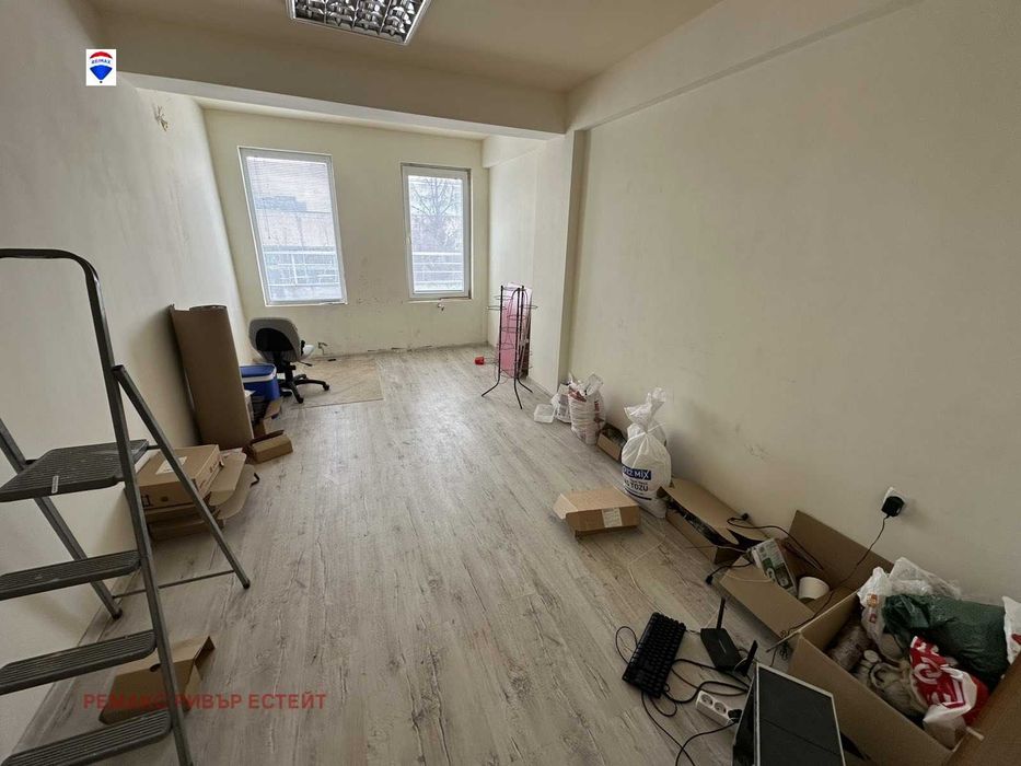 Офиси под наем в търговия на едро гр. Русе