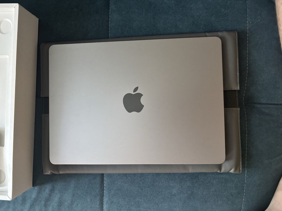 MacBook Air M2 (2022)