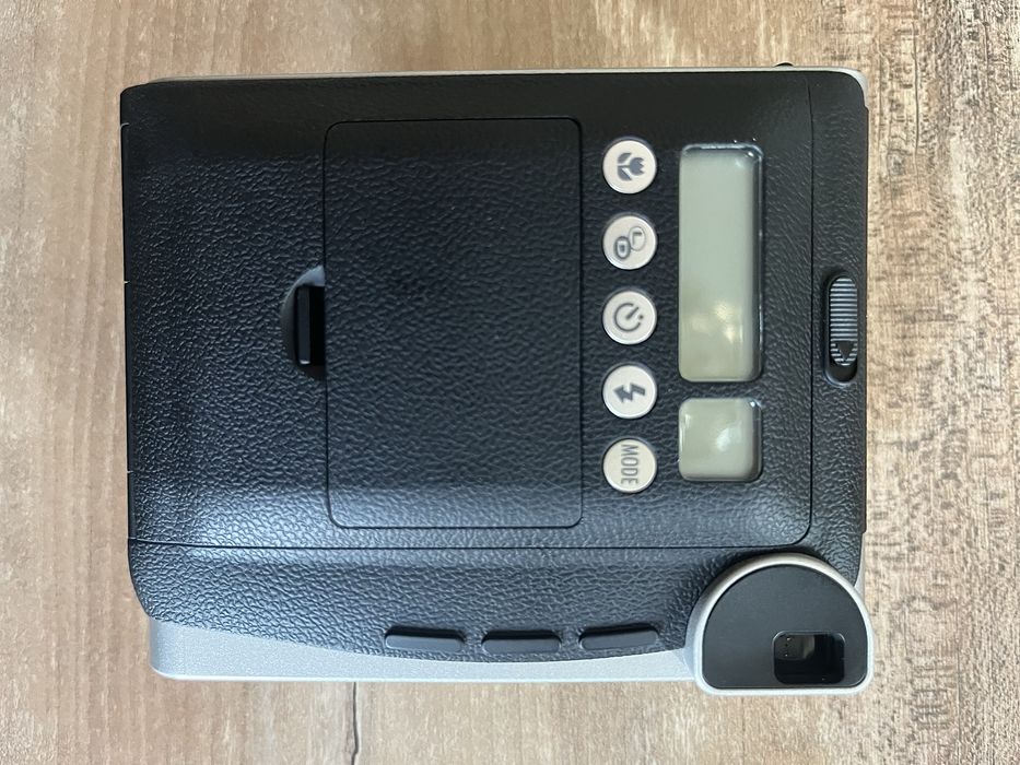 Fujifilm Instax Mini 90 Neo Classic – Aparat Foto Instant – Stare Excelentă + Accesorii