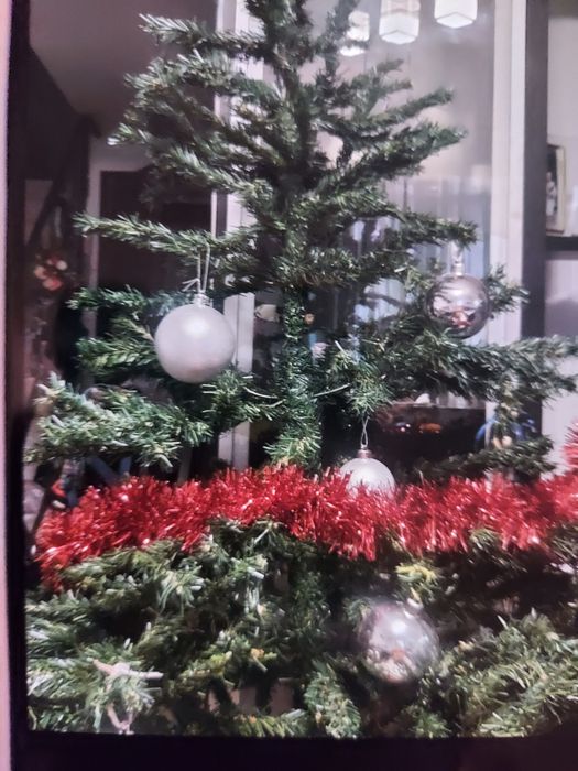 Brad artificial, înălțime 160 cm, cu decoratiuni