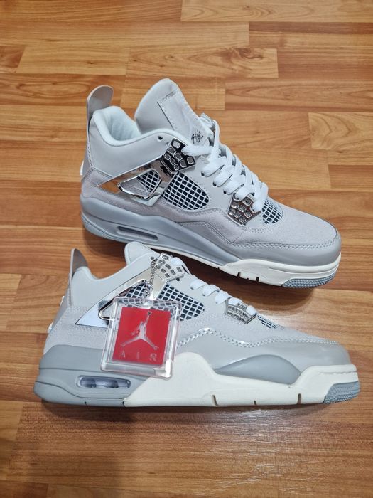 Adidași jordan patru frozan moment