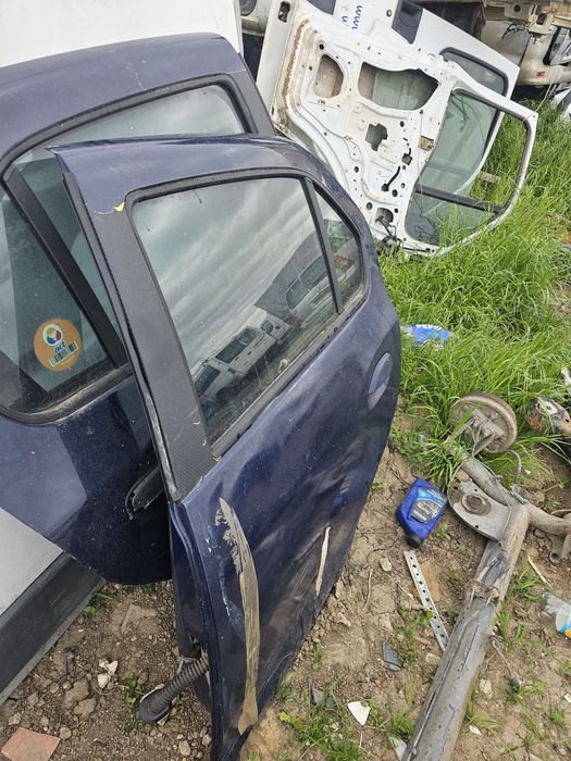 Ușă stânga  spate Dacia Logan 2014
Albastru jandarm