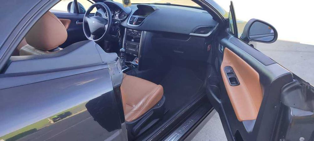 Peugeot 207 CC. Euro 5 An 2012