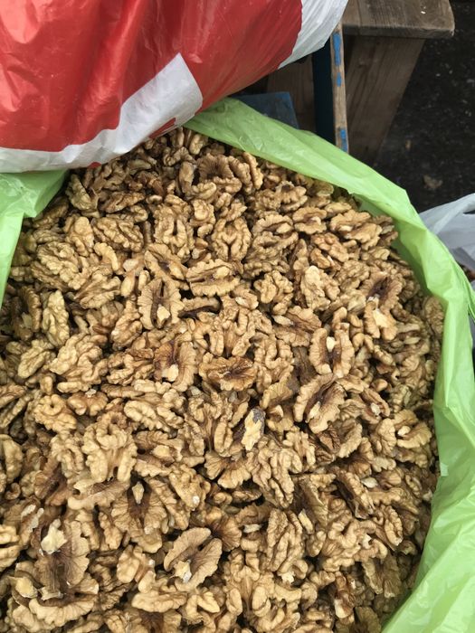 Miez de nuca de foarte buna calitate .