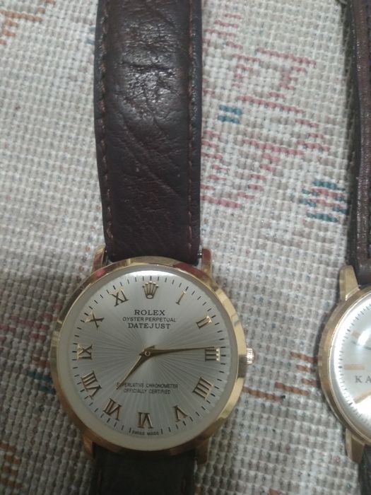 Продам часы золотой