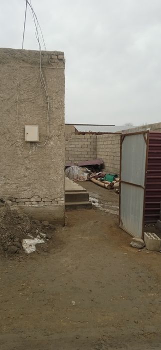 Qurilishi tugallanmagan  uchastka  sotiladi