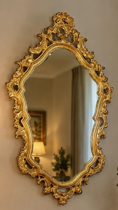 Eleganta oglinda cu rama din lemn masiv sculptata manual imbracata in