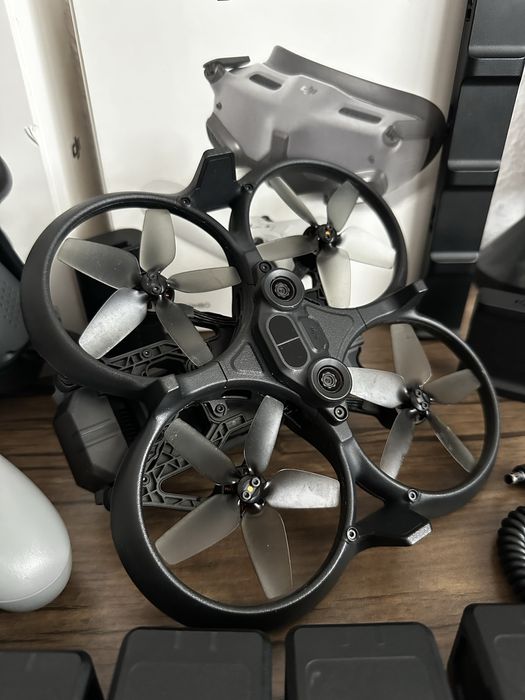 Dji avata + 5 baterii + FPV controller 2 + googles 2