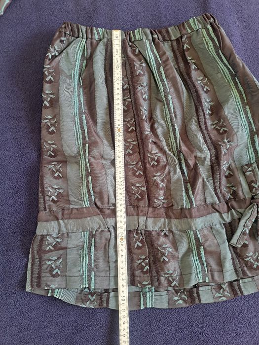 Продавам костюм дизайн Венева Василева от 3 части - сако, две поли