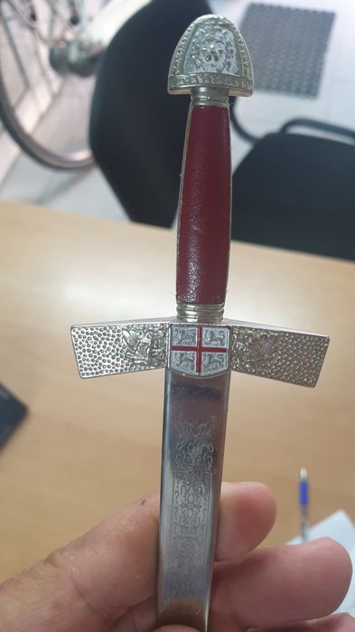 Меч сабя нож острие