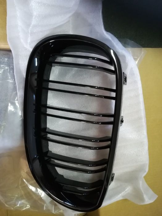 Grile duble BMW E60/E61 Duble negru lucios M5 Design
