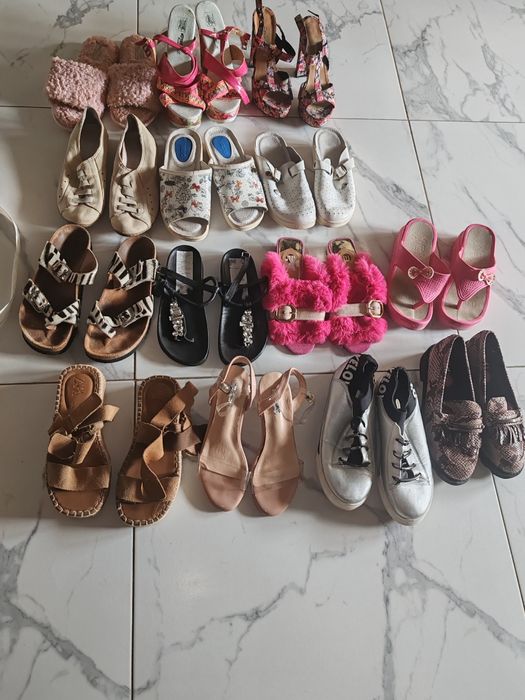 Papuci femei și barbati