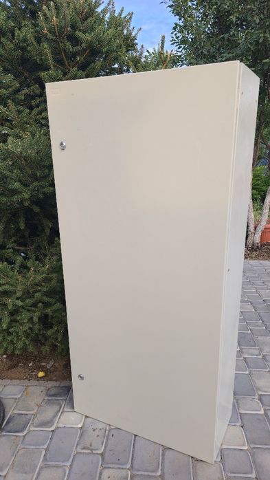 Шкаф металлический с монтажной панелью
